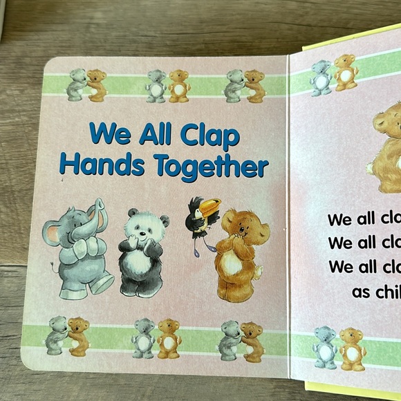 Mother Goose Nursery Rhymes 2002 with spider toy no CD - Picture 11 of 12